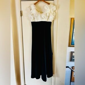 VTG 70s Chiffon Ruffle Parisian Maxi Wedding Formal Runway Maxi Dress M